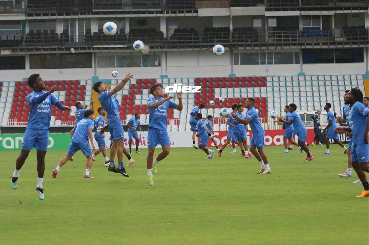 ¿Nuevo fichaje? Con los guantes puestos; así es el nuevo integrante que tuvo Motagua en su entreno previo a enfrentar al CAI