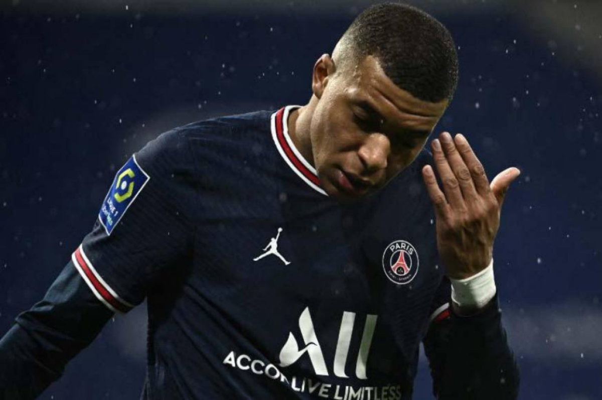 A menos de un mes para enfrentar al Real Madrid, Mbappé está lesionado en músculo aductor