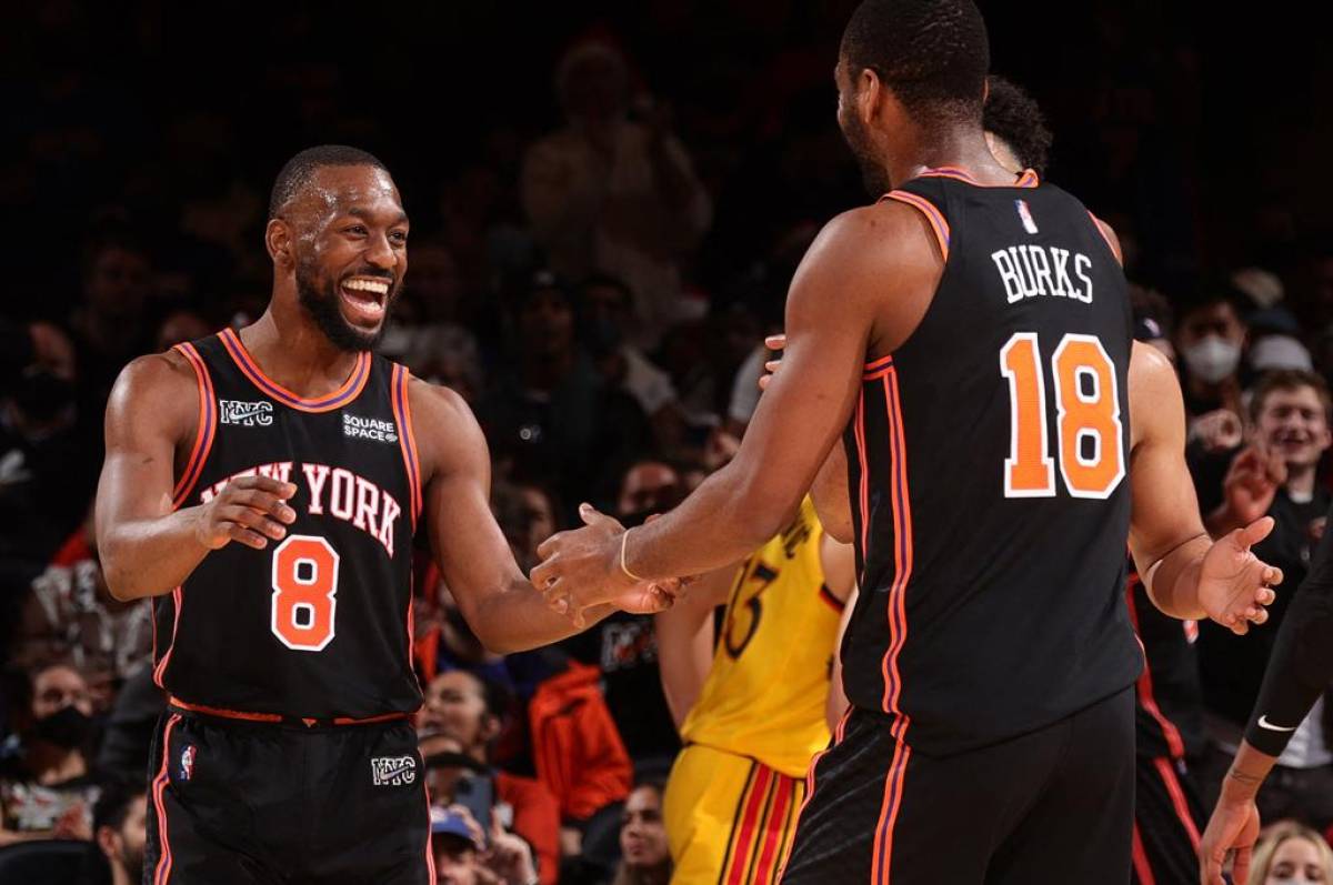 Kemba Walker lidera a los Knicks con un triple-doble sobre los Hawks en la tradicional jornada navideña de la NBA