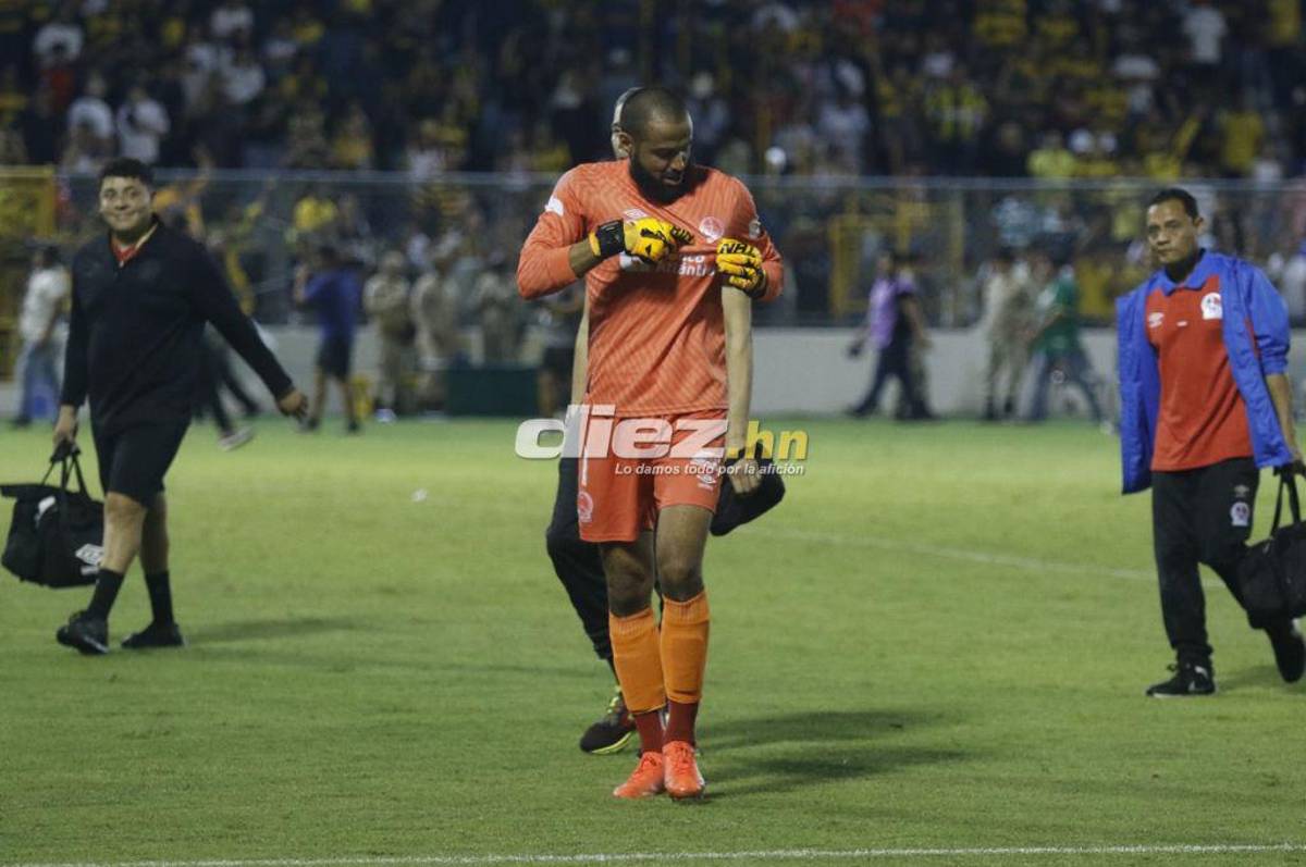 No se vio en TV: La tristeza de los jugadores del Olimpia por la crisis, bronca de Menjívar con la gente y el llenazo en el Morazán