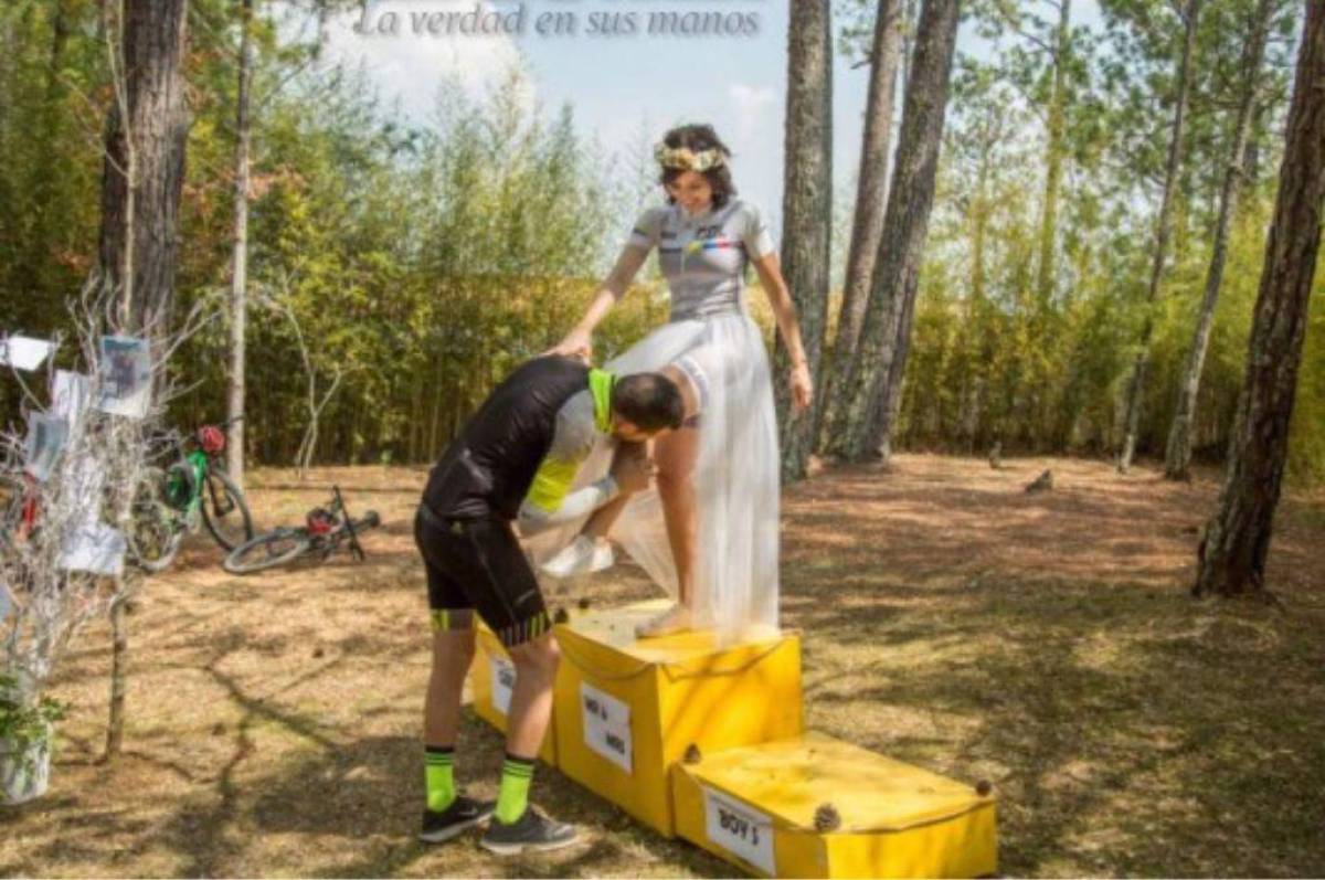 Vanessa se casó en 2019 con Conrado Padilla en una particular ceremonia en la que ambos se vistieron de ciclistas.