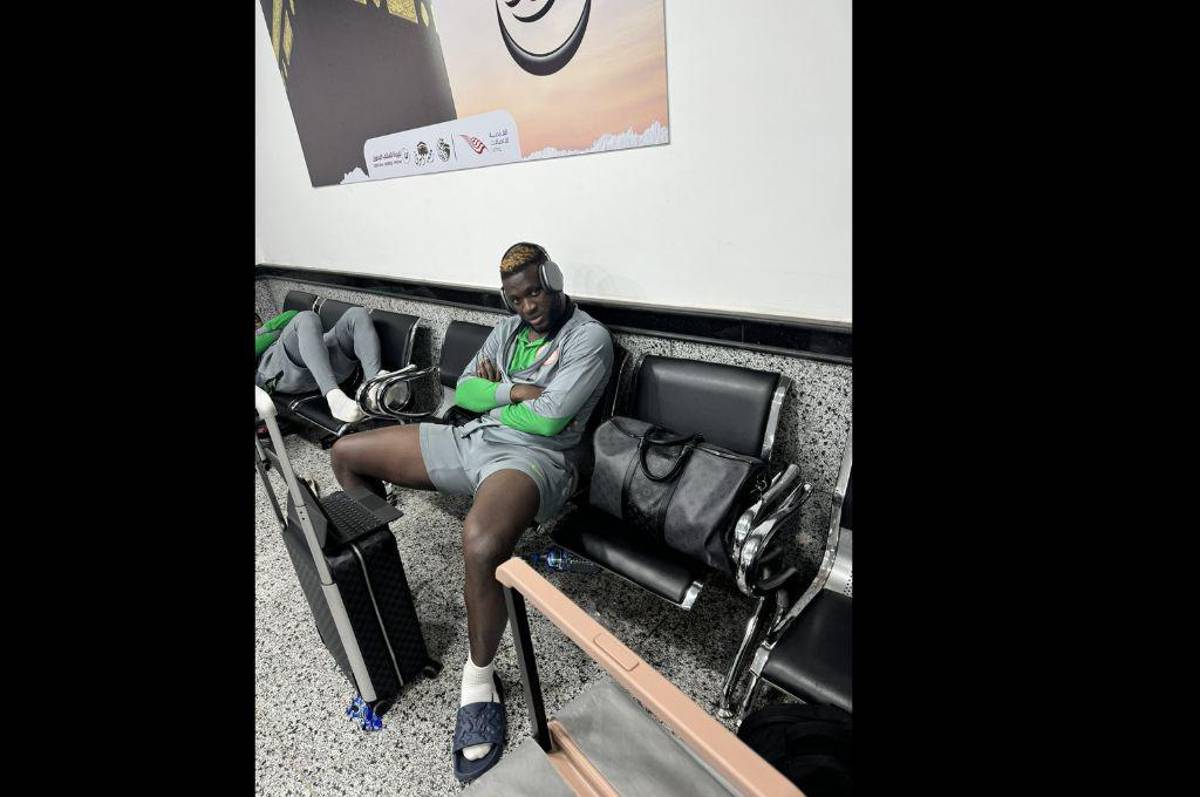 Sin comida, ni bebida: Selección de fútbol fue abandonada en aeropuerto por más de 12 horas y toman dura decisión