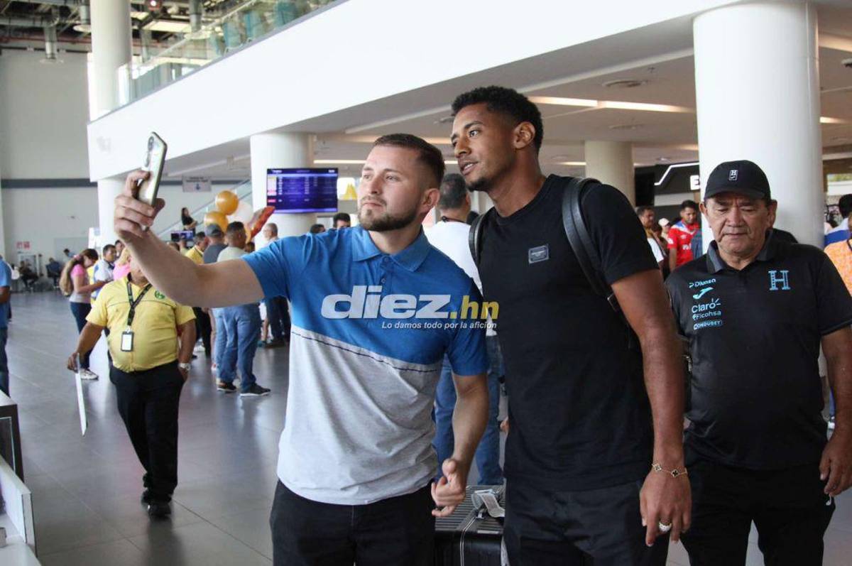 Ya están en Honduras: Locura de las chicas por Luis Palma en el aeropuerto y el tierno beso de Kervin Arriaga a su esposa