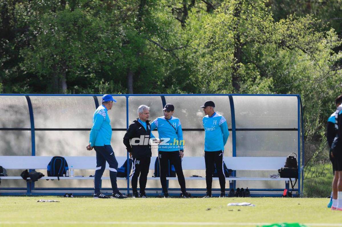 Foto especial por el Día del Padre y dos jugadores trabajaron aparte: Así fue el nuevo entrenamiento de Honduras