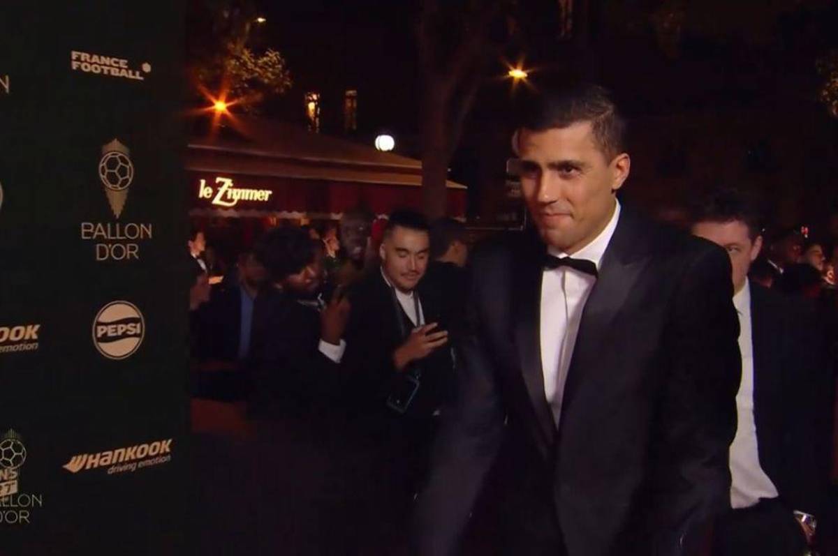 Alfombra roja del Balón de Oro 2024: Los abucheados e insultados, la celebración de Yamal y los trajes más extraños de la gala