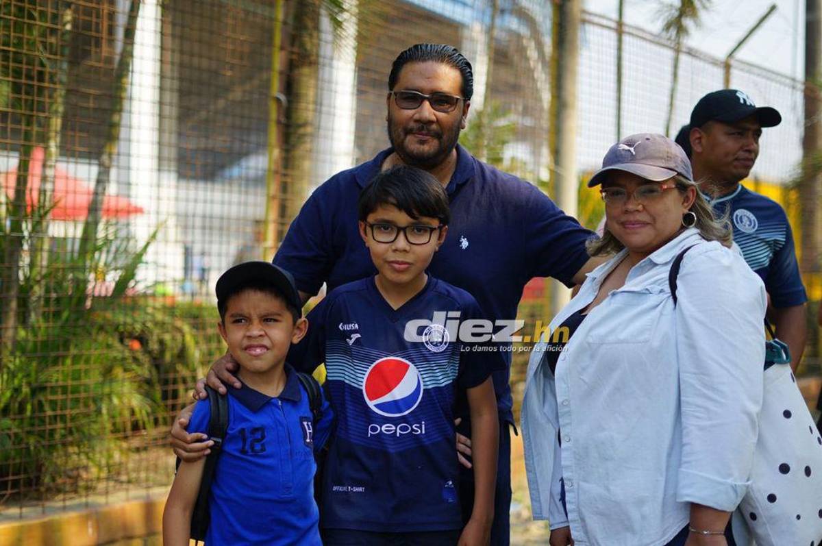 Motagua-Tigres: Resguardados con helicóptero, la invasión azteca y las bellas chicas que engalanan el estadio Olímpico