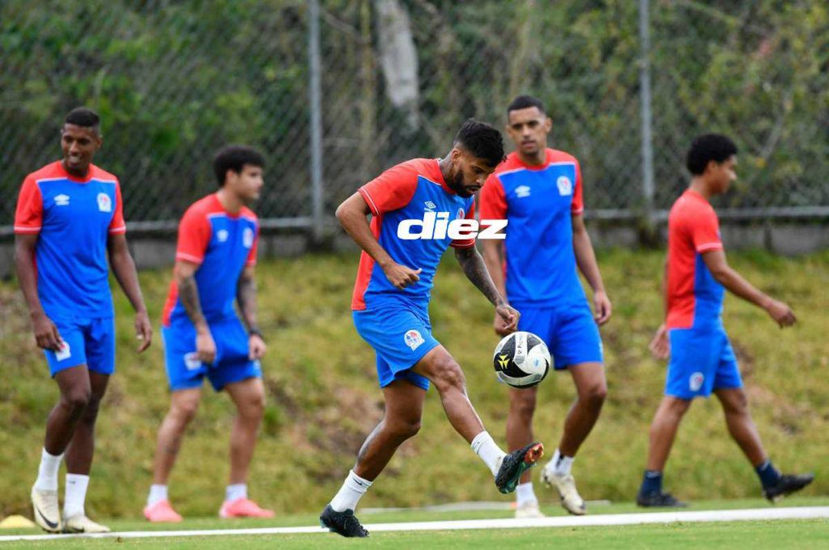 Con dos altas: Olimpia prepara su plan para sorprender al Inter de Miami de Leo Messi y así fue el entreno con Eduardo Espinel