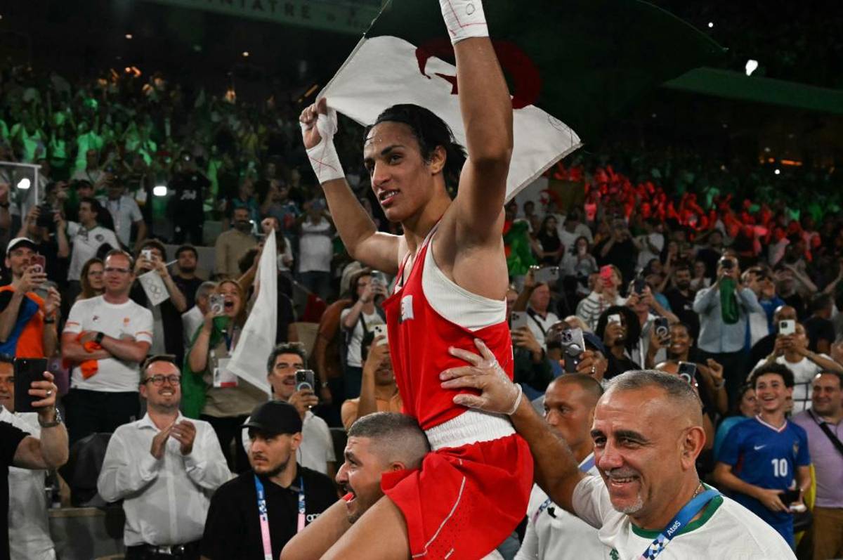 La mejor venganza de París 2024: Imane Khelif, inmersa en polémica de género, conqusita el oro en boxeo