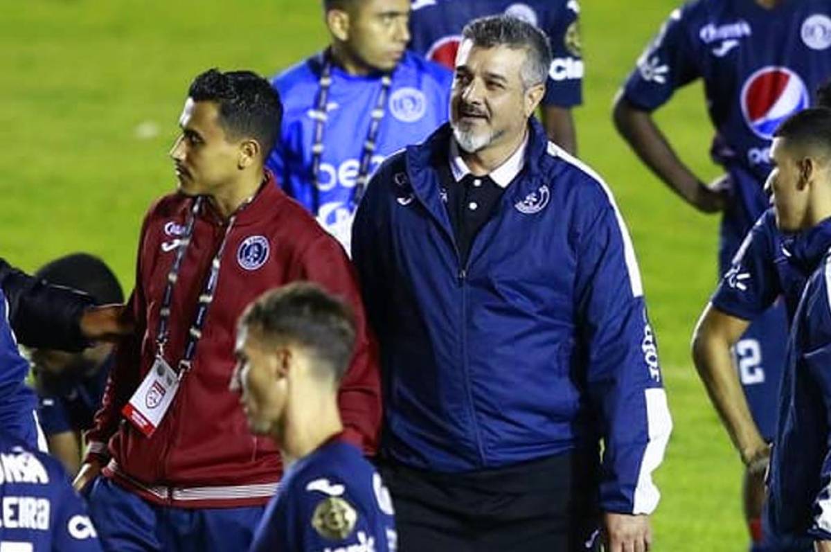 Diego Vázquez ha dirigido tres finales de Liga Concacaf con Motagua; todas las perdió.