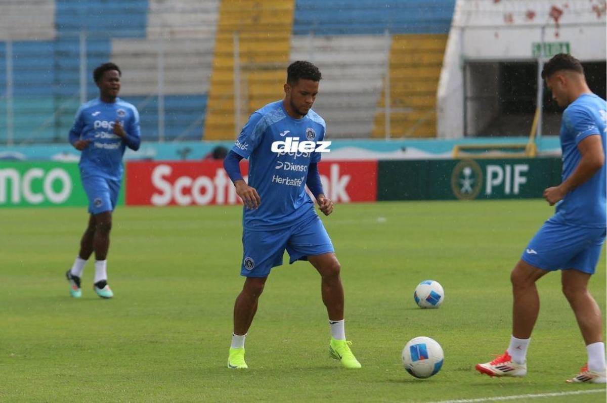 ¿Nuevo fichaje? Con los guantes puestos; así es el nuevo integrante que tuvo Motagua en su entreno previo a enfrentar al CAI