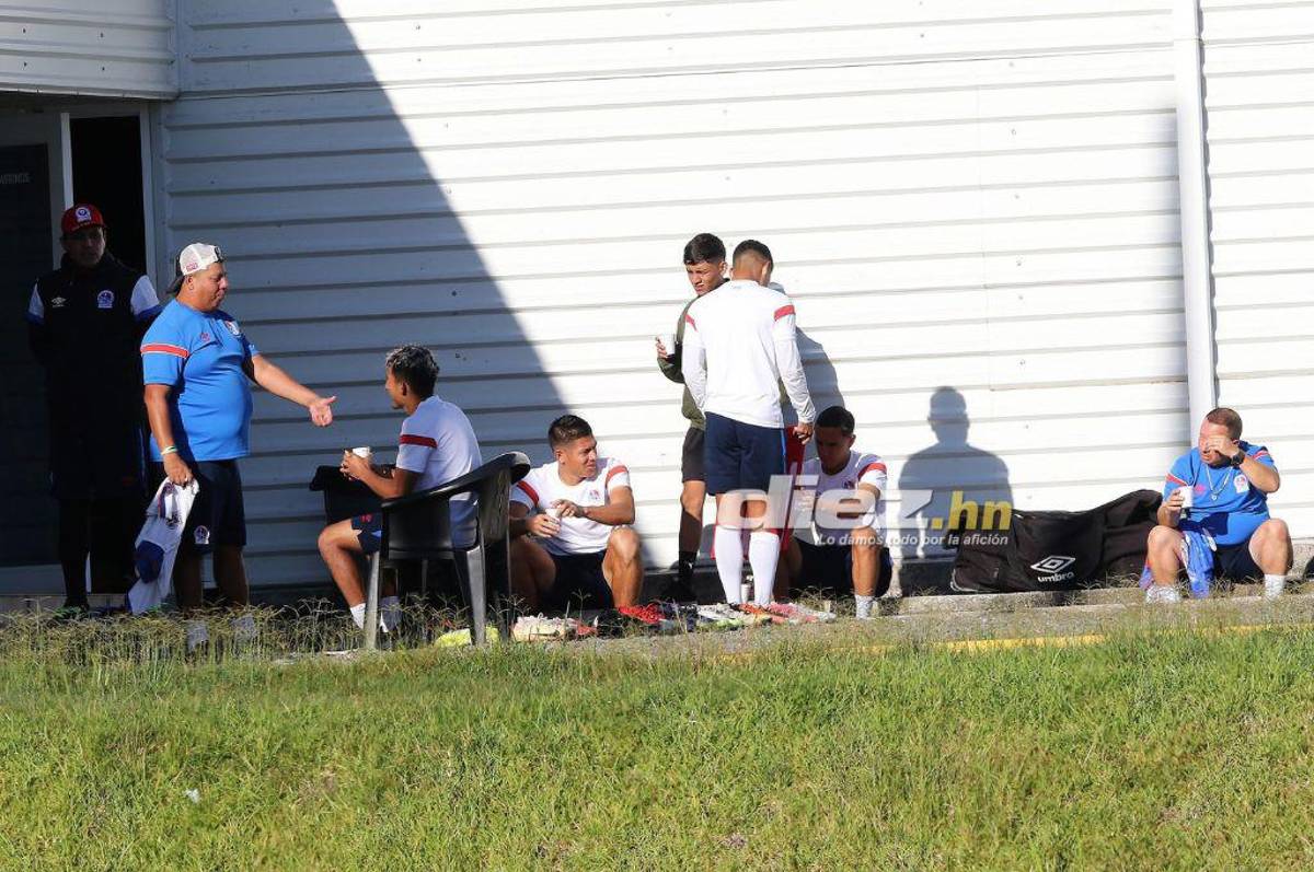Así fue el penúltimo entrenamiento del Olimpia de cara a la final: Risas, visita especial y regalando firmas
