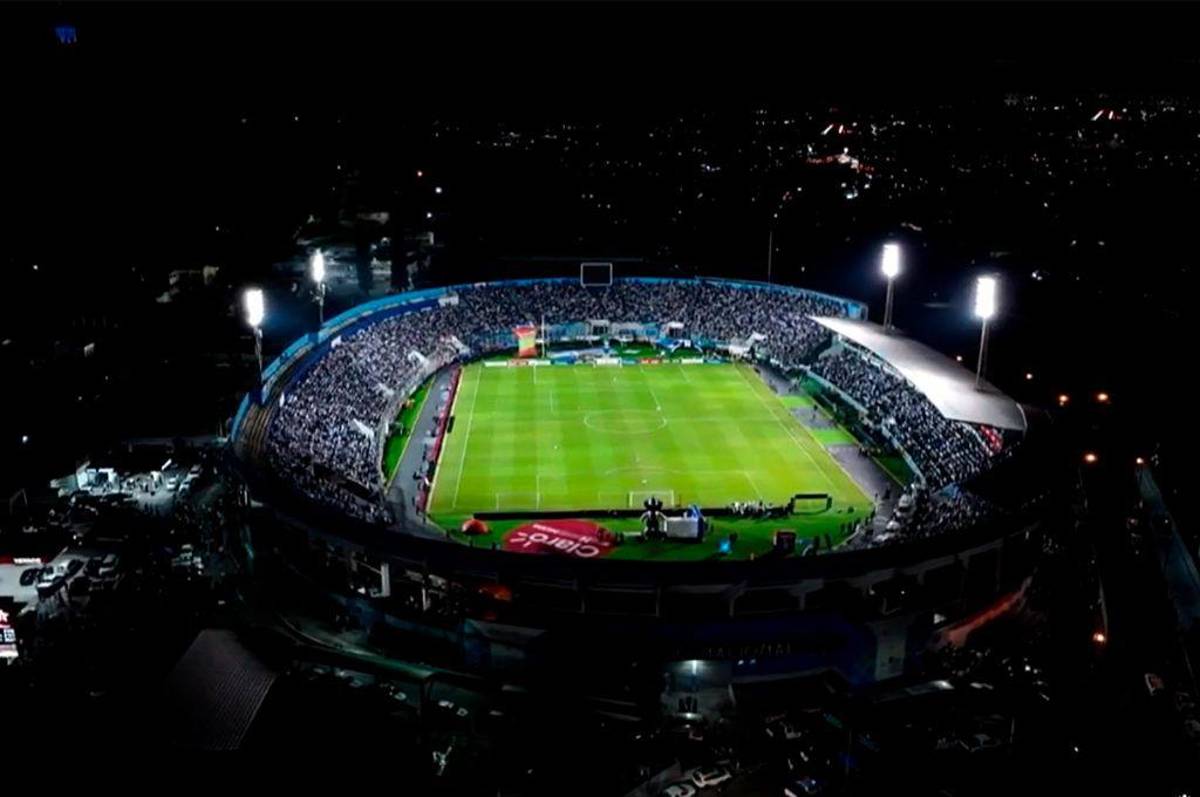 ¡Honduras se tumba a México! La euforia del Choco Lozano, el festejo especial de Róchez y el canto de la afición catracha a los aztecas