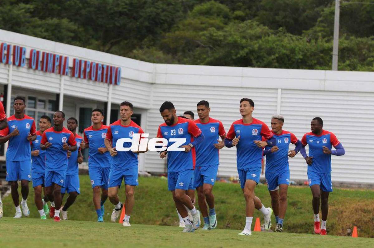 Risas, bromas y la foto de Pedro Troglio con el Chelito: Así fue el entreno del Olimpia previo a la semifinal ante Olancho FC