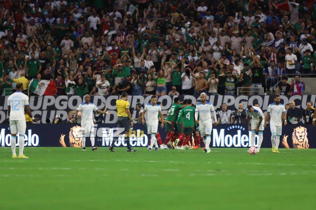 No se vio en TV: El jugador hondureño que no soportó la humillación ante México y así lo vivió Diego Vázquez