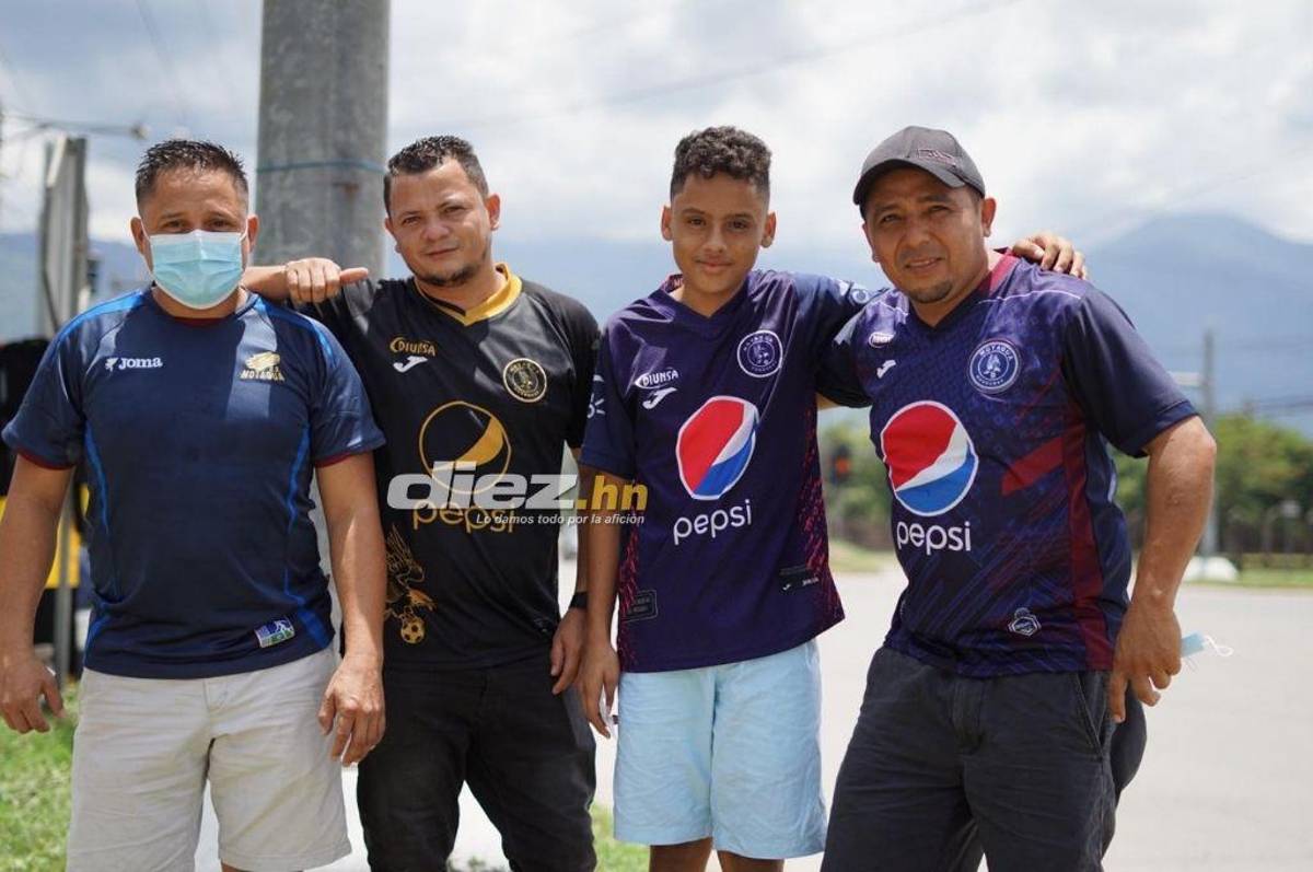 Muchos hinchas del Motagua y bellas mujeres en el estadio Olímpico de San Pedro Sula para disfrutar de la gran final