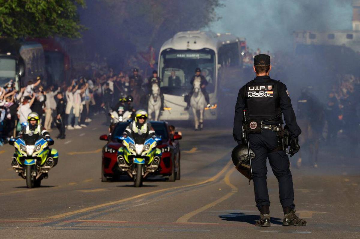 ¡Así se recibe al Rey de Europa! La espectacular llegada del Real Madrid al Bernabéu para enfrentar al City en Champions