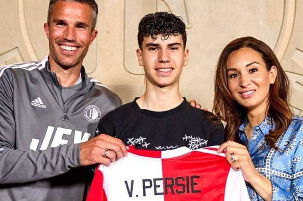 ¿Qué se sabe de Van Persie? Así es la nueva vida del jugador que traicionó al Arsenal y que hizo uno de los mejores goles en un mundial