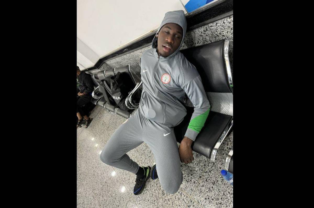 Sin comida, ni bebida: Selección de fútbol fue abandonada en aeropuerto por más de 12 horas y toman dura decisión