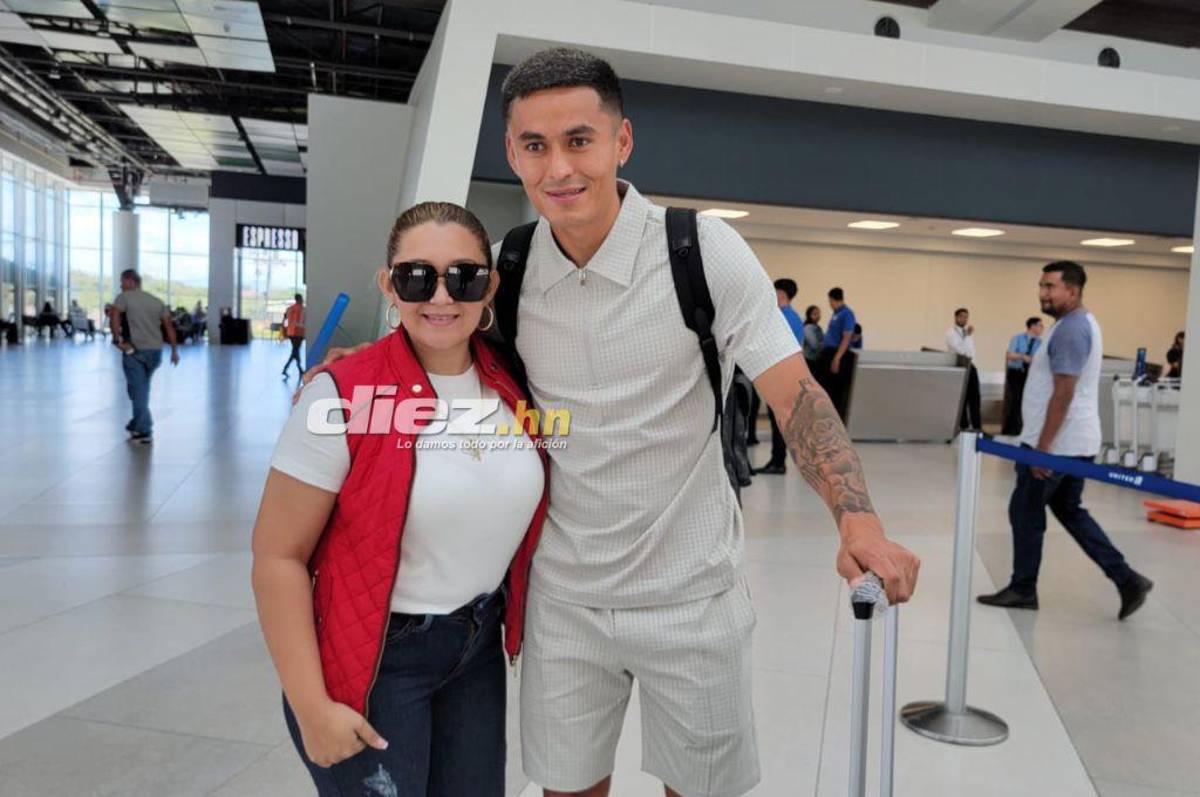 Muy contentos y solicitados en el aeropuerto: Así fue la salida de los legionarios que retornaron a sus clubes
