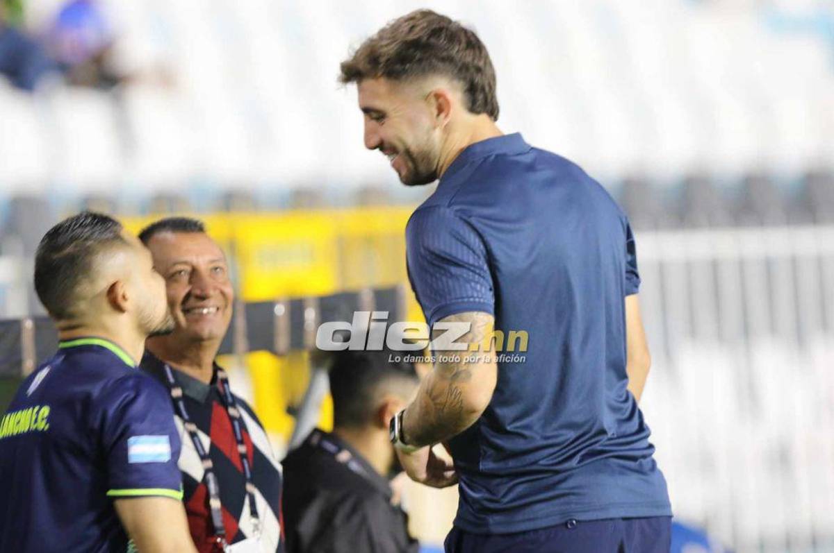 Las dos aficionadas de Potros que se robaron las miradas en el estadio Nacional y la reacción de Auzmendi al ver a sus ex compañeros