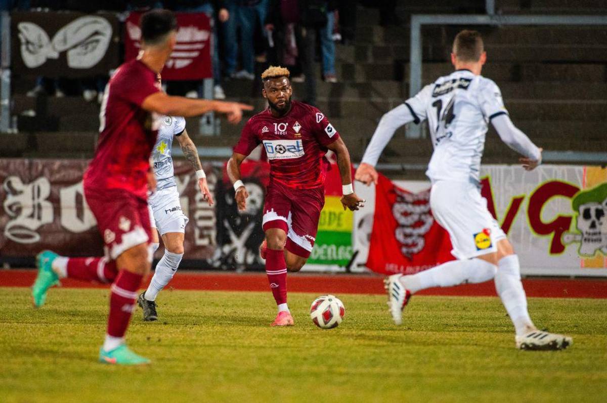¿Qué ha pasado con el hondureño Jorge Benguché en el AC Bellinzona de la segunda división de Suiza?