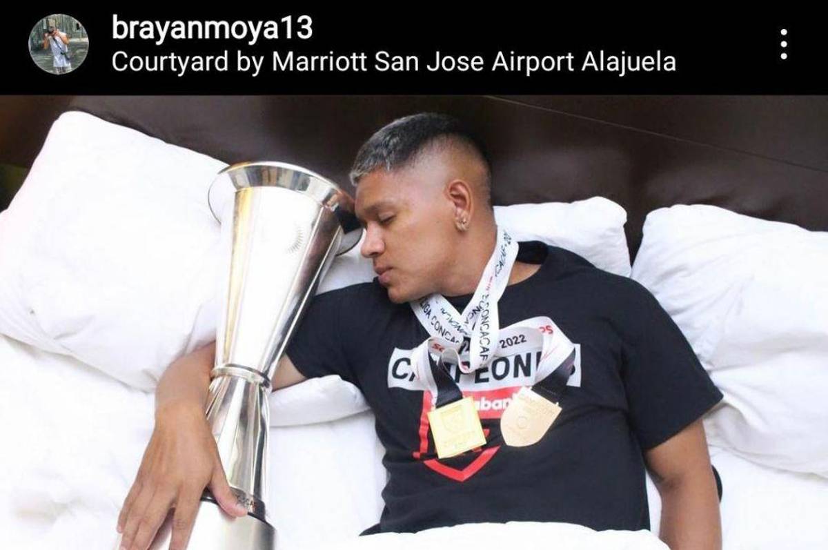 ¡Buenos días bicampeones! Abrazados a la Liga Concacaf durmieron y se levantaron los jugadores del Olimpia
