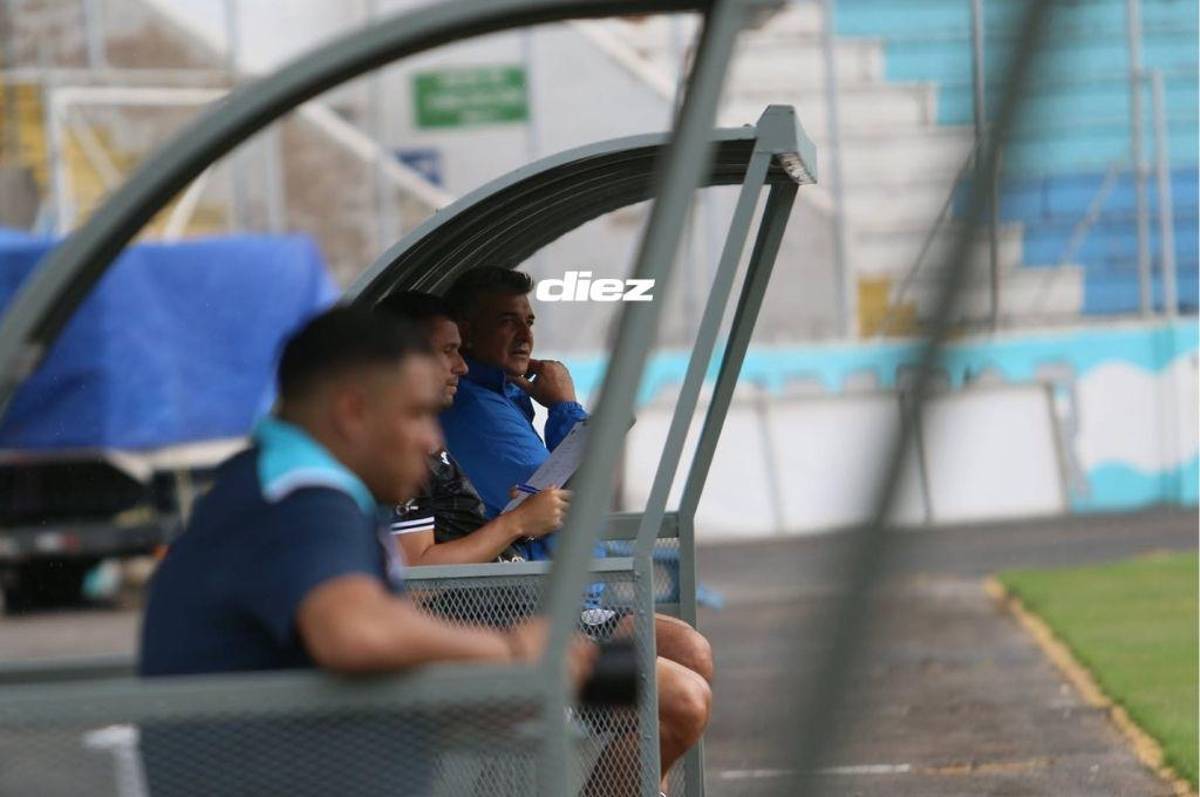 ¿Nuevo fichaje? Con los guantes puestos; así es el nuevo integrante que tuvo Motagua en su entreno previo a enfrentar al CAI