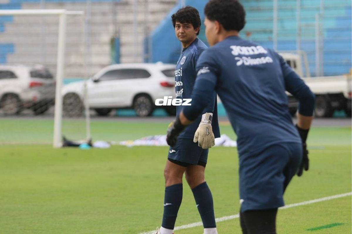 ¿Nuevo fichaje? Con los guantes puestos; así es el nuevo integrante que tuvo Motagua en su entreno previo a enfrentar al CAI