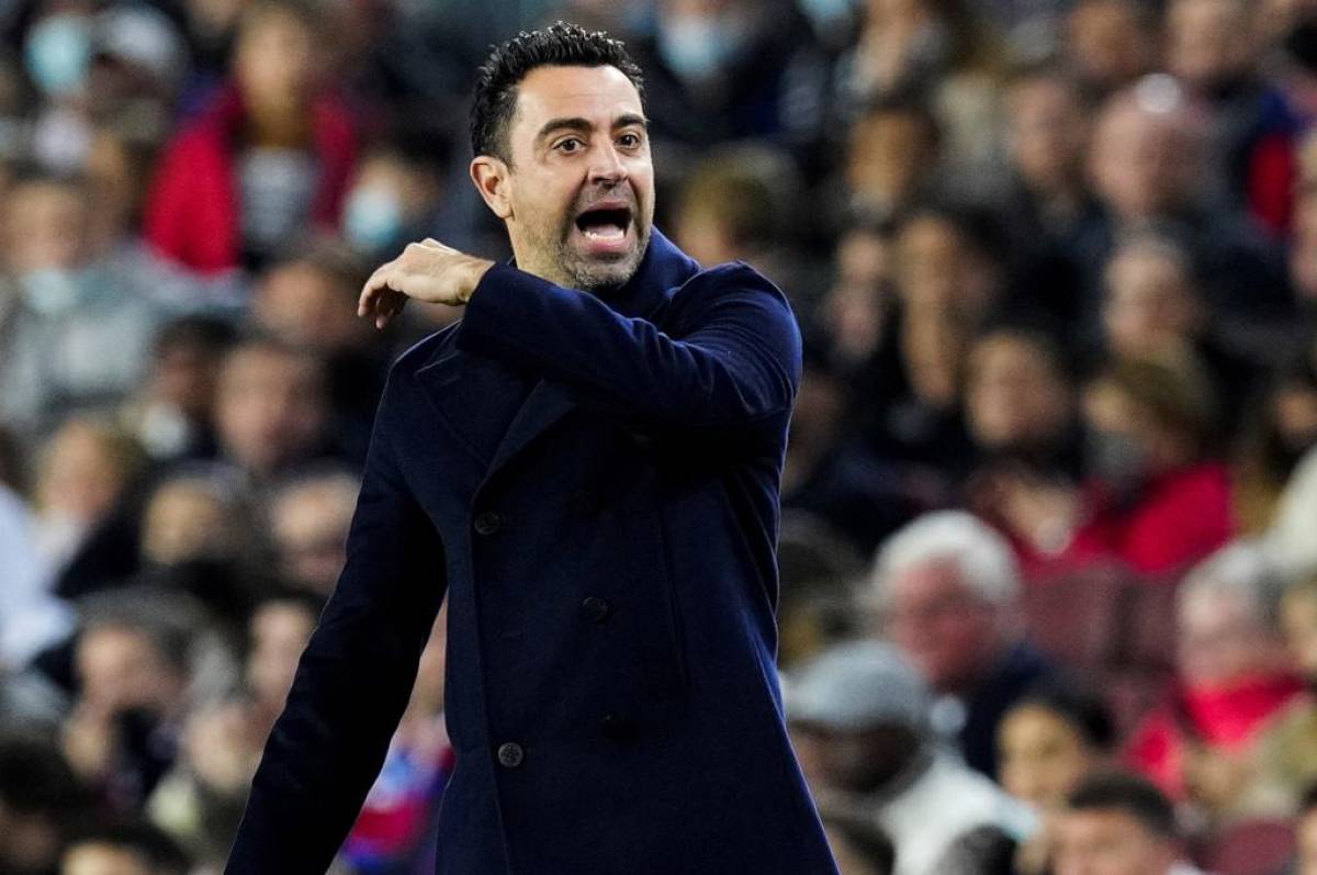 Futbolista del Barcelona olvidó su camiseta en el vestuario y Xavi se lo quería comer: ‘‘El cabreo ha sido brutal’’