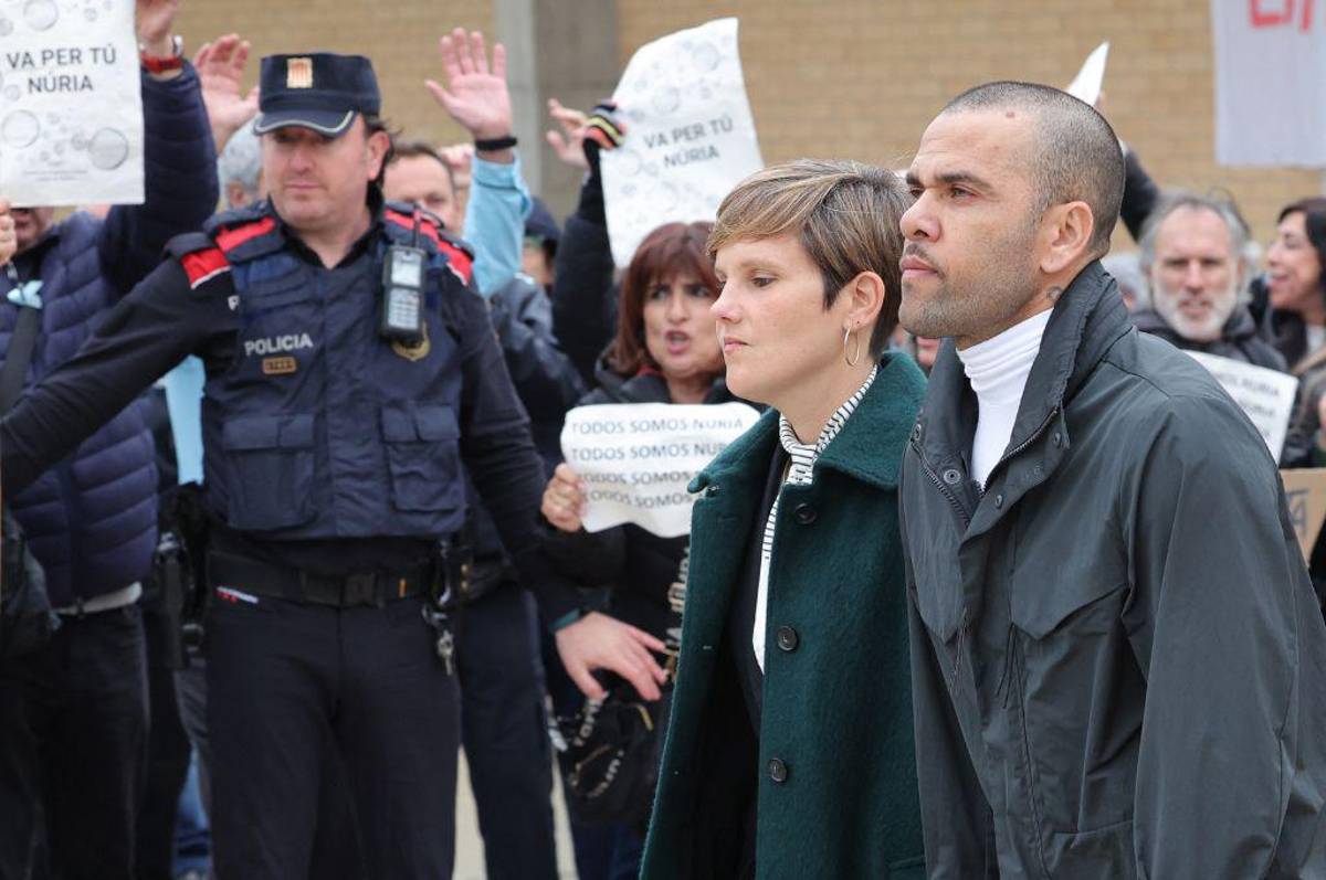 Dani Alves sale de la cárcel: ¿Cómo está su estado físico? Las primeras imágenes del brasileño tras pagar la fianza y quedar libre