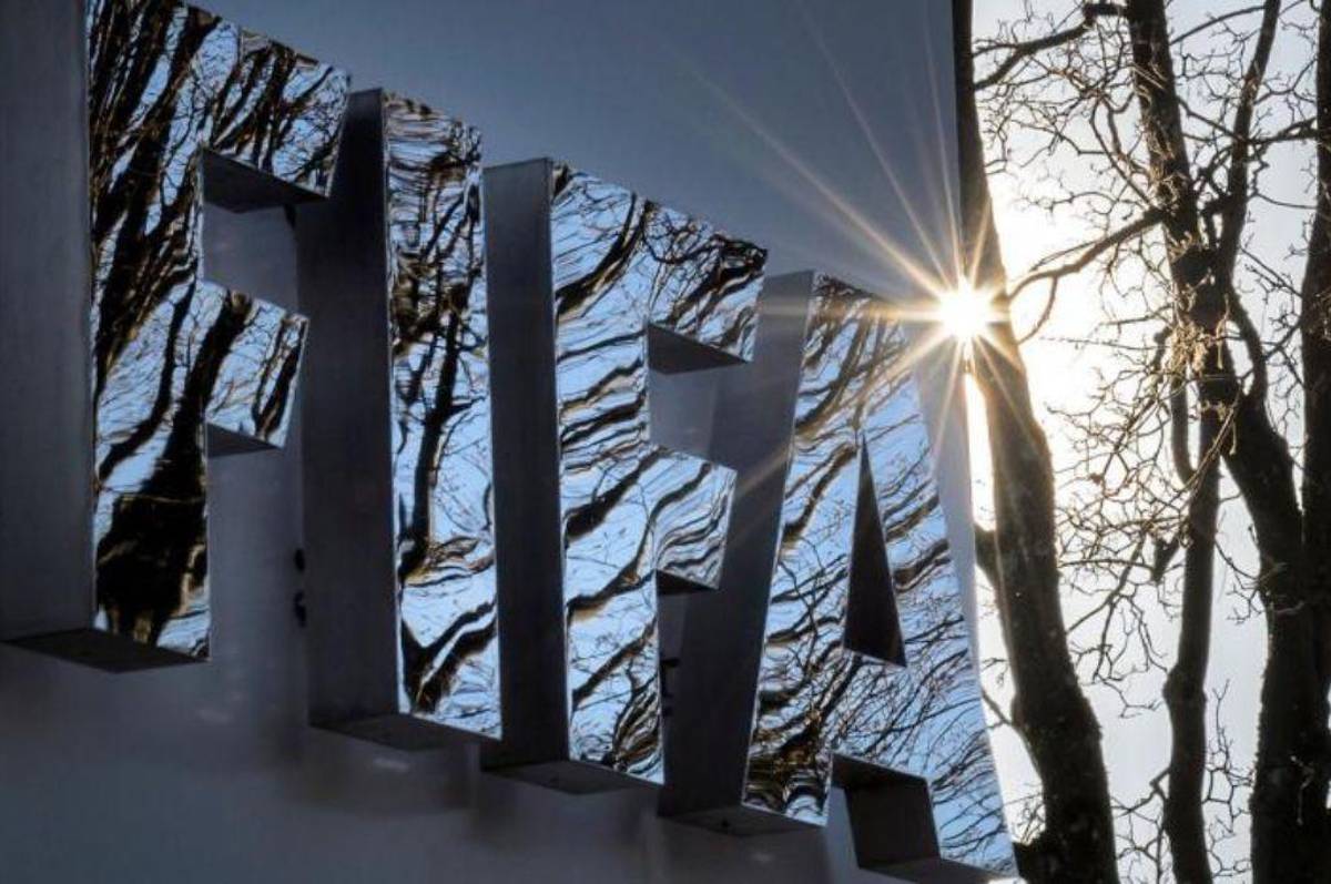 Castigo merecido: FIFA suspende 20 años a un técnico tras abusar de menores; esta es la exuberante multa que deberá pagar