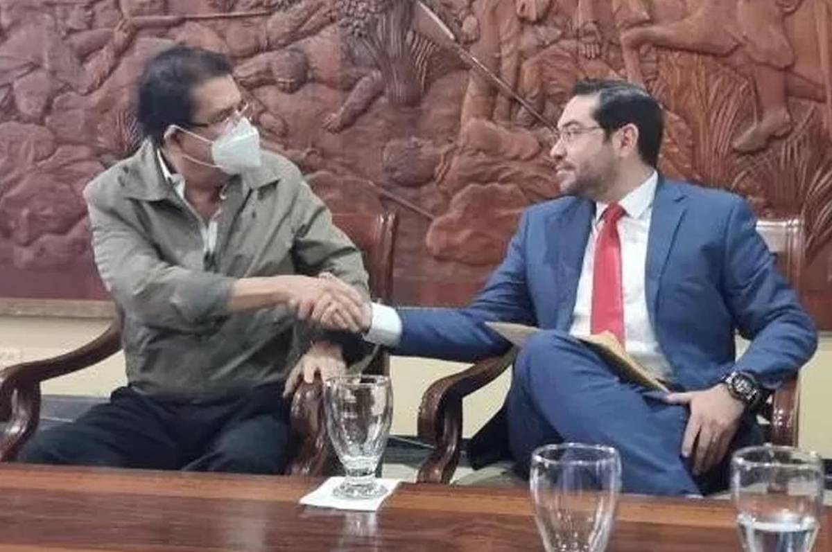 Jorge Cálix da un paso al costado y firma acuerdo para que Luis Redondo continúe como único presidente del Congreso Nacional