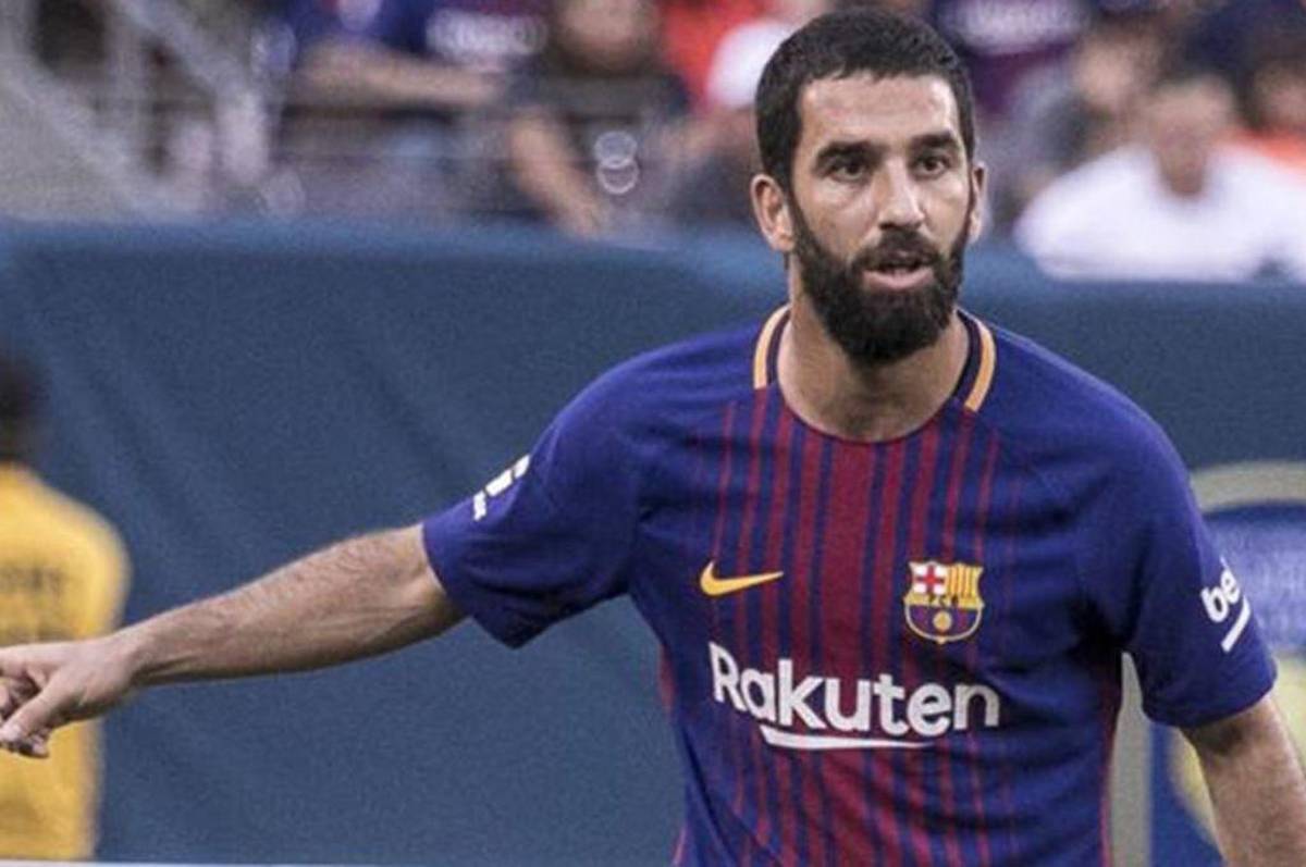 Ex figura del Barcelona es demandado por vandalizar una lujosa mansión: “Utilizaban las cortinas como columpio sexual”