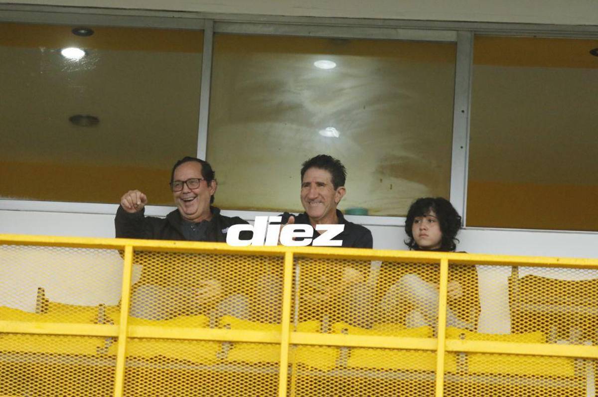 La triste imagen en el estadio Morazán, Real España estrenó uniforme y los incidentes de los aficionados con la Policía