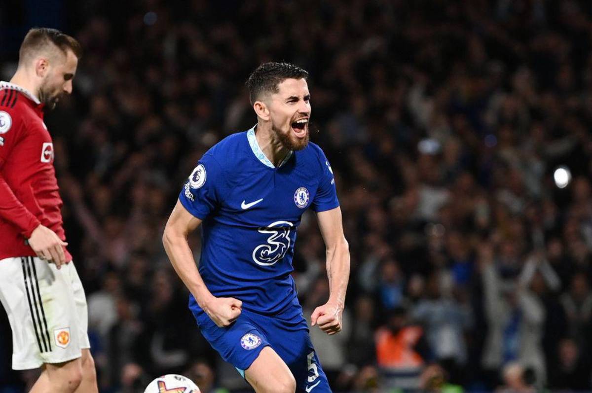 El apoyo de Cristiano Ronaldo, la lesión de Varane y gol ‘in extremis’ de Casemiro para dar el empate del Manchester United ante Chelsea