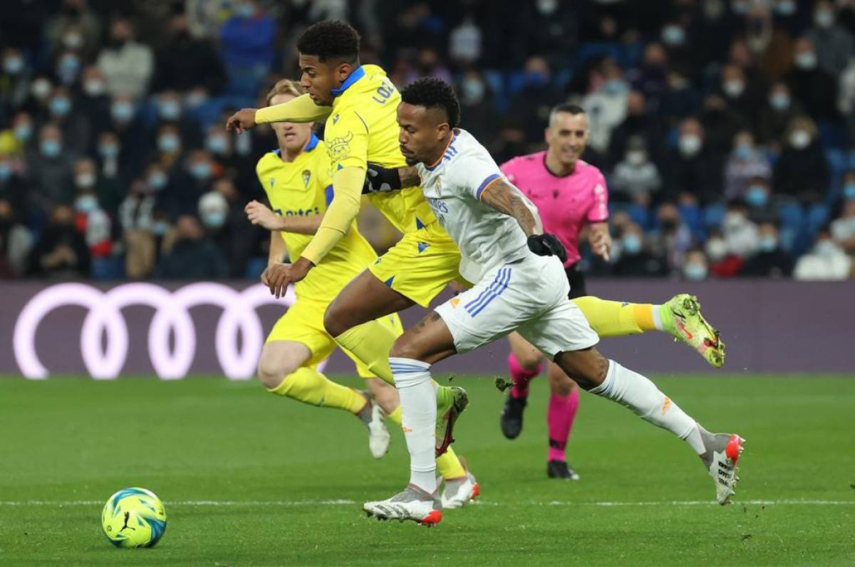 El Choco Lozano sufrió una lesión en los isquiotibiales enfrentando al Real Madrid en el Bernabéu en diciembre del 2021.