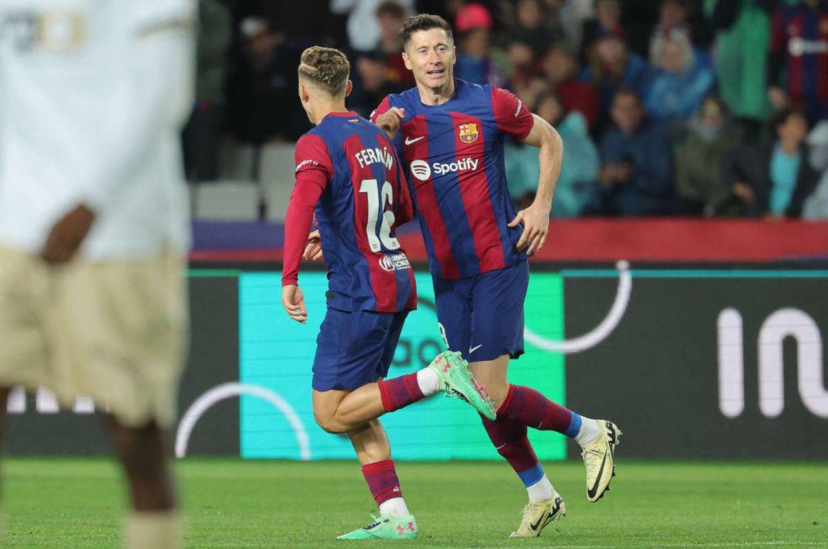 ¡Hat-trick de Lewandowski y tres puntos a la bolsa! Barcelona sufrió para vencer al Valencia y sigue peleando por LaLiga