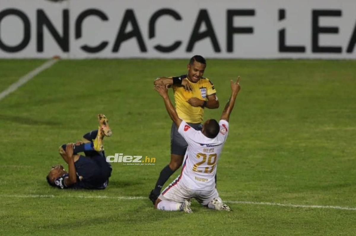 La incredulidad del “Mango”, inexorable ley del ex y el éxtasis de Troglio tras clasificar a su primera final de Concacaf con Olimpia (FOTOS)