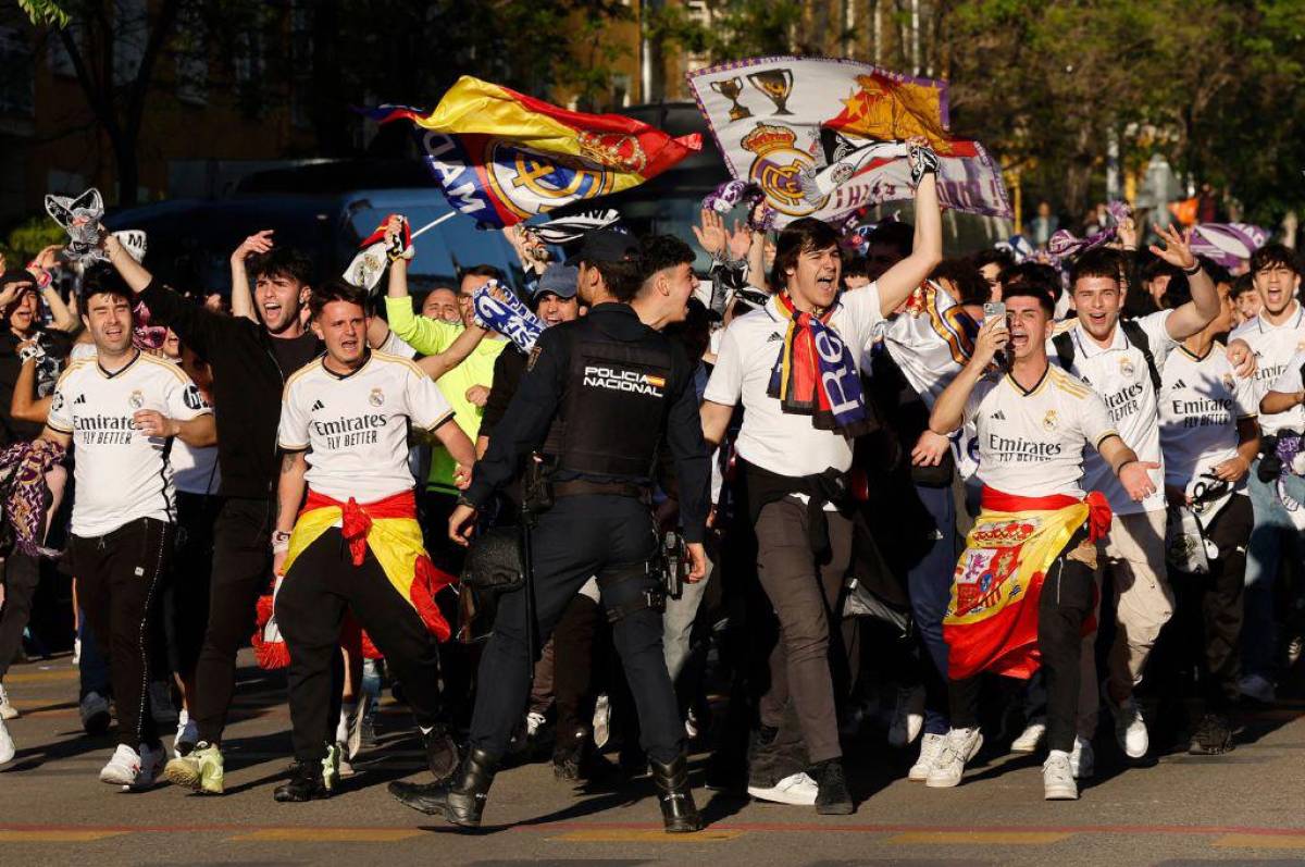 ¡Así se recibe al Rey de Europa! La espectacular llegada del Real Madrid al Bernabéu para enfrentar al City en Champions