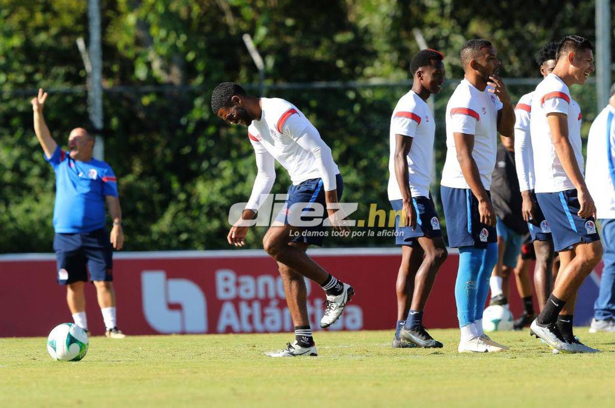 Así fue el penúltimo entrenamiento del Olimpia de cara a la final: Risas, visita especial y regalando firmas