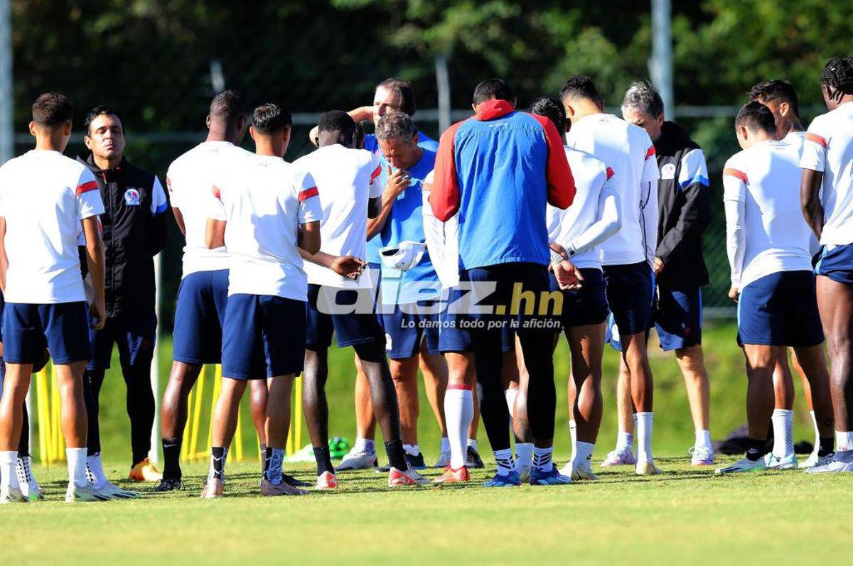 Así fue el penúltimo entrenamiento del Olimpia de cara a la final: Risas, visita especial y regalando firmas