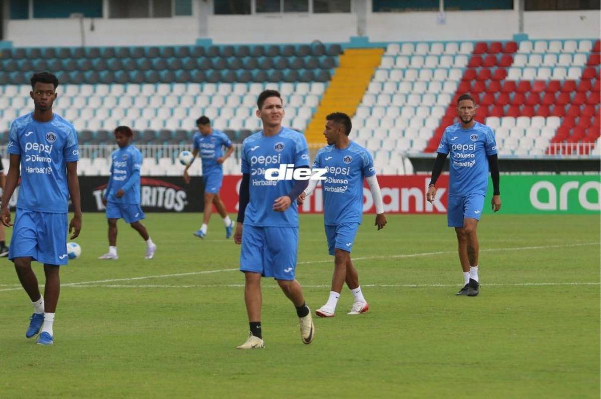 ¿Nuevo fichaje? Con los guantes puestos; así es el nuevo integrante que tuvo Motagua en su entreno previo a enfrentar al CAI