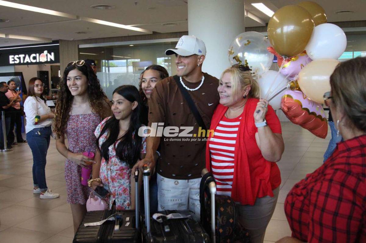 Ya están en Honduras: Locura de las chicas por Luis Palma en el aeropuerto y el tierno beso de Kervin Arriaga a su esposa