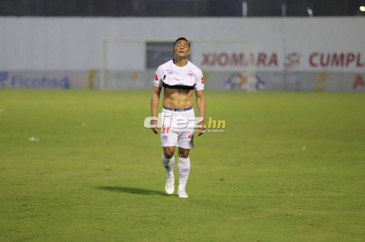 No se vio en TV: La tristeza de los jugadores del Olimpia por la crisis, bronca de Menjívar con la gente y el llenazo en el Morazán