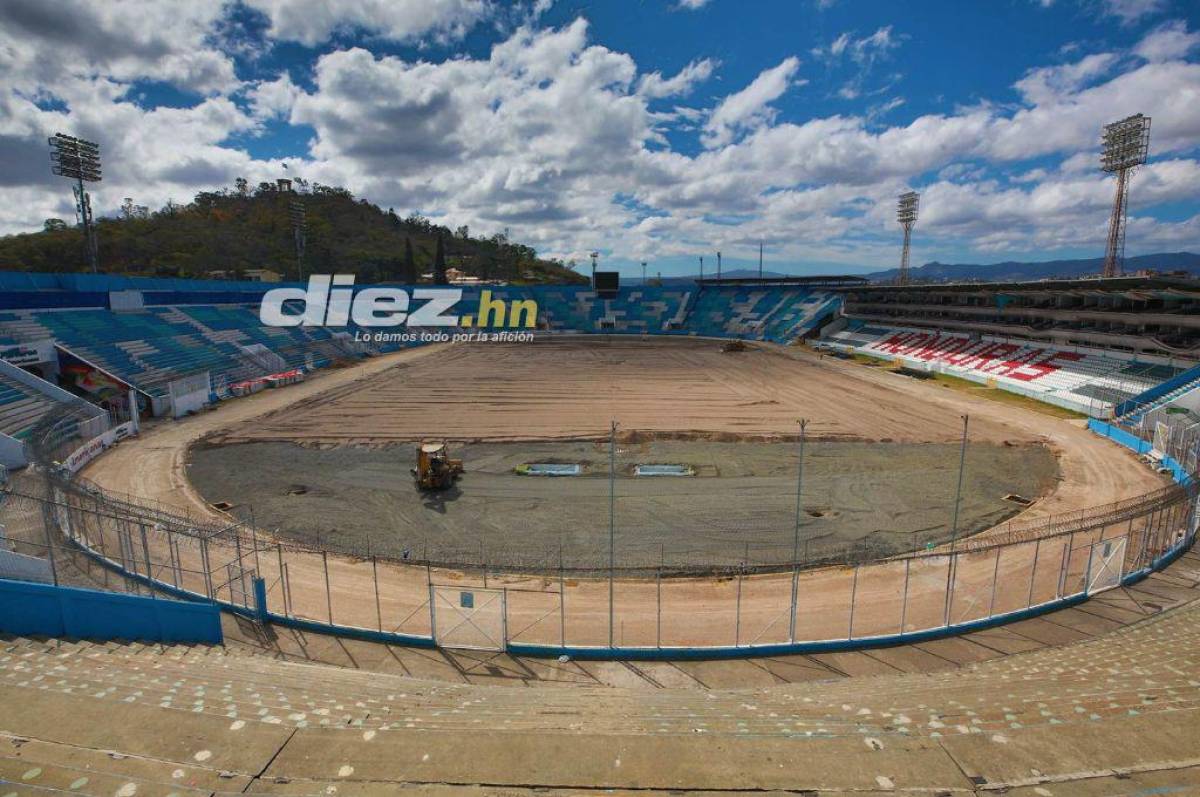 Así luce el estadio Nacional Chelato Uclés en sus fases finales del proceso de cambio de césped ¿Cuándo estará listo?