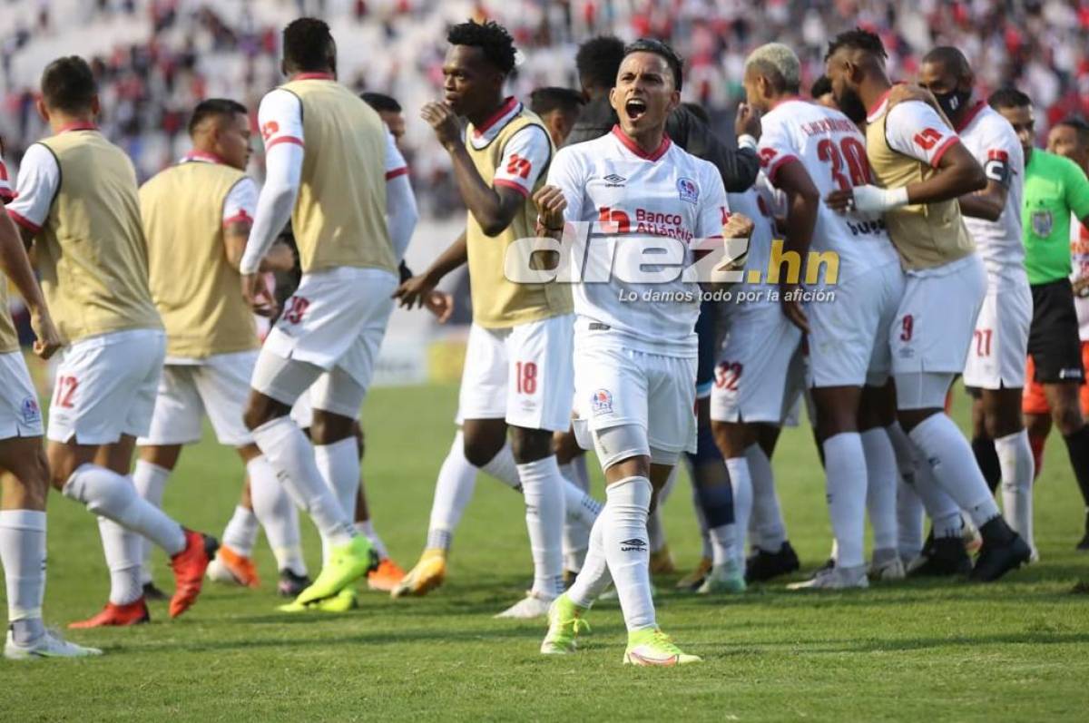 Olimpia se impuso 2-0 y le bastará un empate en La Ceiba para sellar el pase a la final.