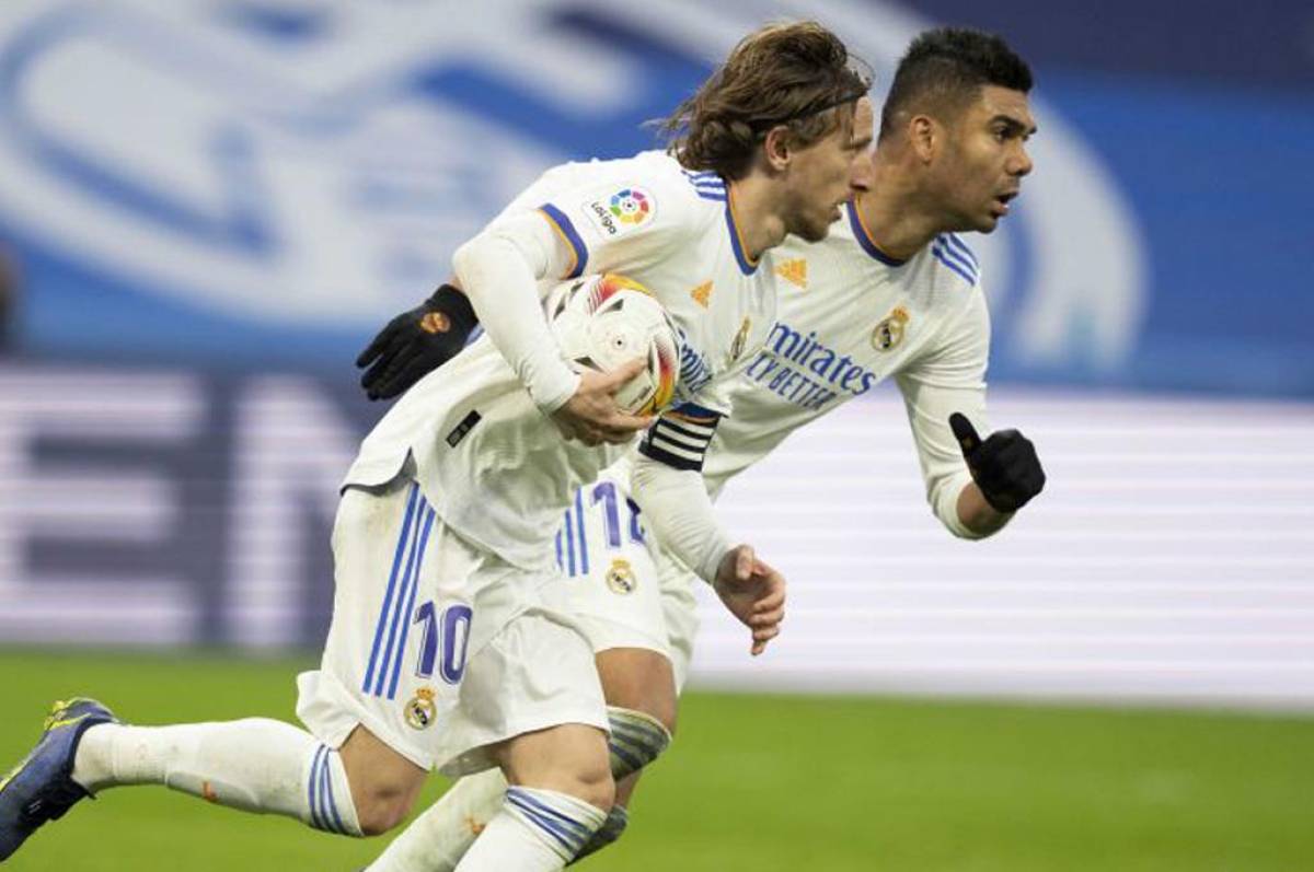 Modric aprovechó el segundo penal que pitaron a favor del Real Madrid.