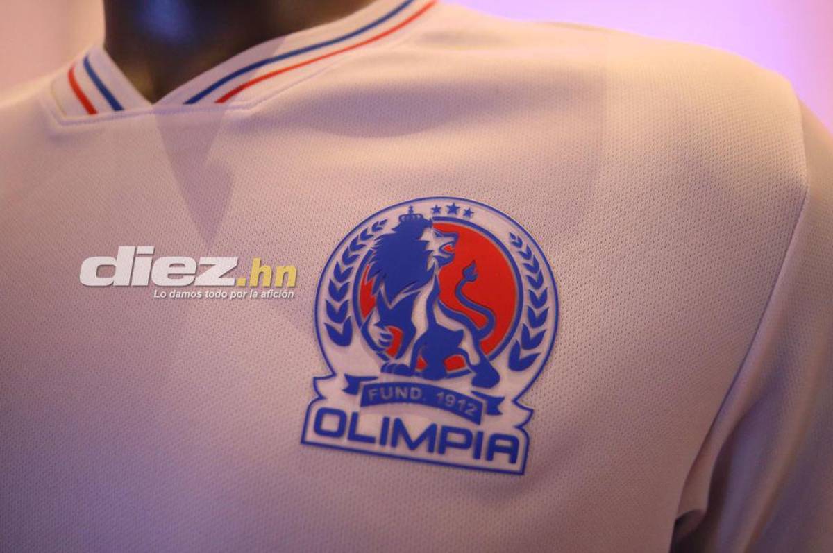 Así son las nuevas camisas del Olimpia: Homenaje a Rafael Ferrari, los detalles de lujo del diseño y su precio