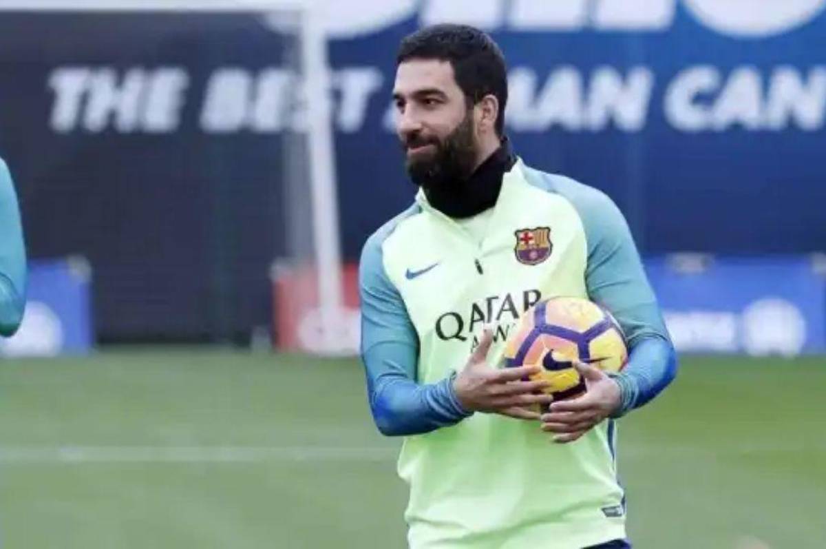 Ex figura del Barcelona es demandado por vandalizar una lujosa mansión: “Utilizaban las cortinas como columpio sexual”