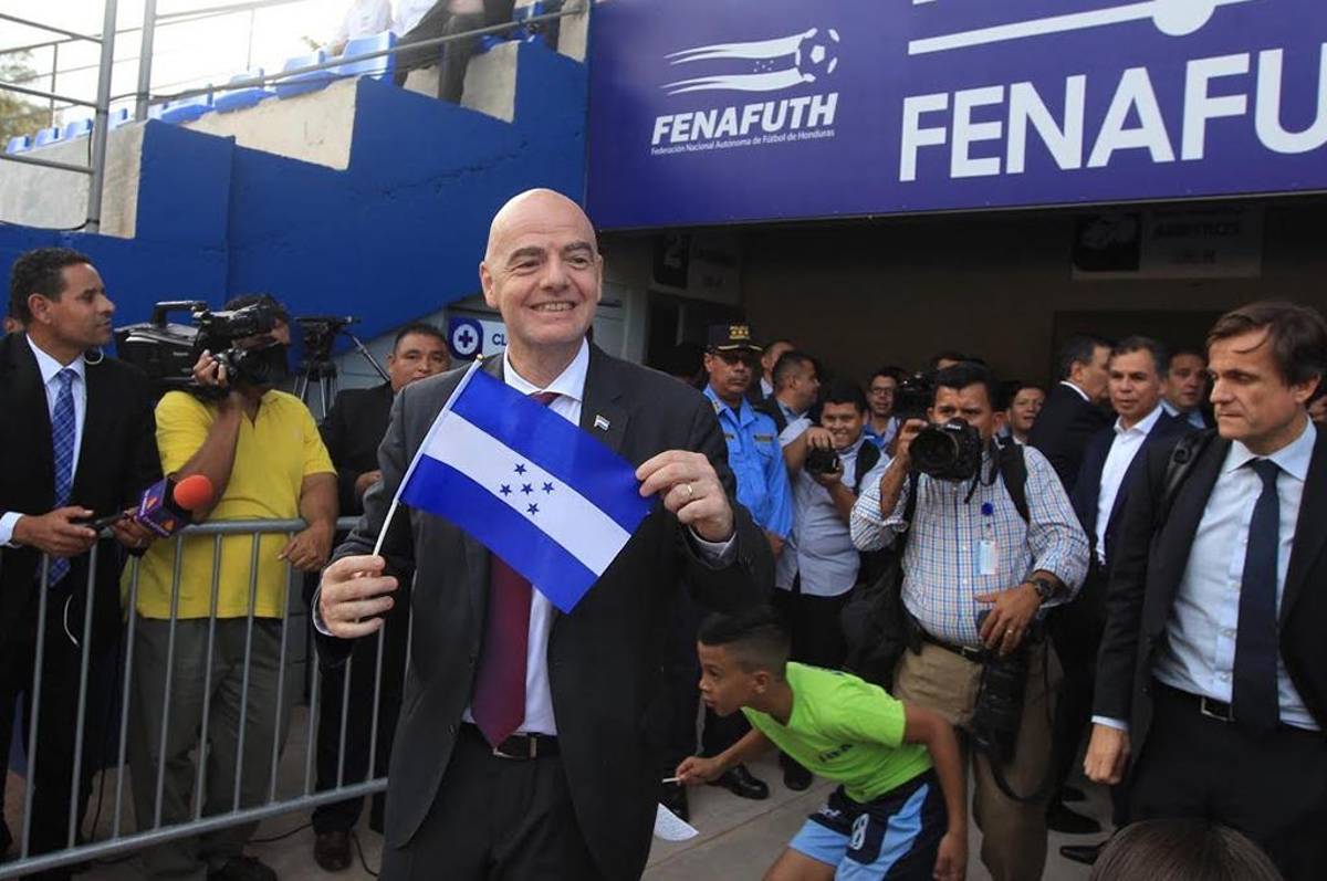 Más de Lps 475 millones recibirá Fenafuth si apoya al presidente de FIFA, Infantino, y se aprueba el Mundial cada dos años